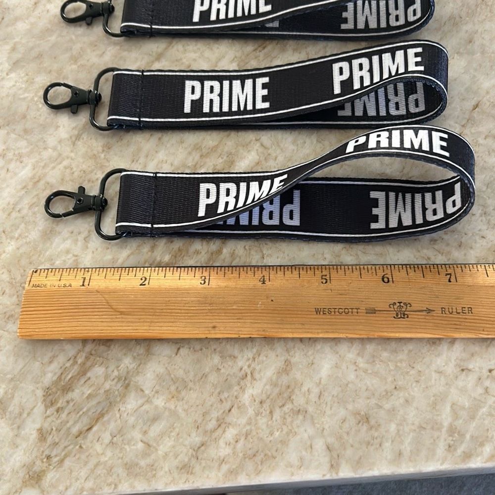 4 Black Keychains - Picture 2 of 2